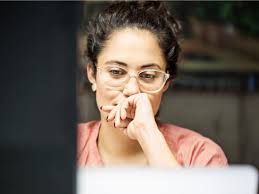 16 hábitos de gente extremadamente aburrida que te ayudarán a averiguar si  eres aburrido