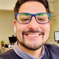 8 perfiles de «Axel Barrera»