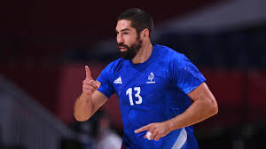 Un championnat à onze et un autre à sept, avec quatre équipes européennes (allemagne, autriche, danemark, suède). 7ob89ypr82 Ifm