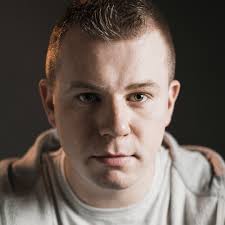 Does anyone have this drone that can confirm it's as excellent as it says  it is? Does it have RTH? Any negatives? Thankyou.