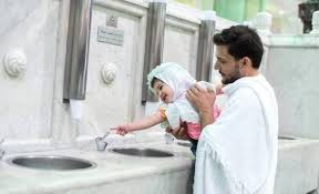 ماء زمزم عناية خاصة منذ عهد المؤسس أحدثها العب ارات والتعقيم المدينة