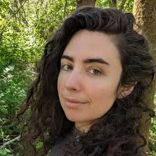 Danielle Lynn's Instagram, Twitter & Facebook