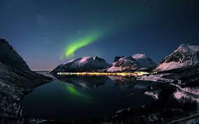 Strange Facts About The Northern Lights Northern Lights Wallpaper Hd Landscape Lit Wallpaper