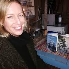 Författaren Karin Collins är glad över den fina responsen för böckerna om  Hangö i krigstid