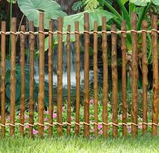 Contoh pagar dari bambu ini cocok untuk anda yang memiliki rumah dengan desain modern. 7 Inspirasi Desain Pagar Bambu Minimalis Bikin Suasana Rumah Jadi Sejuk Dan Asri Rumah123 Com