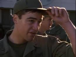 En su paso por la Serie "Tour of Duty" interpretando a William Griner en  1990.💖
