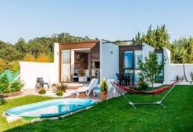 Cuenta con 4 habitaciones dobles, 3 baños, cocina completamente equipada, garaje, hórreo y una zona ajardinada con barbacoa. 284 Holiday Cottages Country Houses With Pool In Galicia Holidaycottagestorent Net