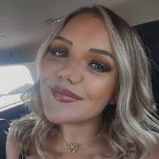 Hope Helton (@helton_hope)