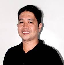 Robert Pio's Instagram, Twitter & Facebook