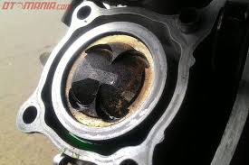 Apa yang menyebabkan asap putih keluar dari knalpot? Ini Penyebab Munculnya Asap Hitam Atau Putih Dari Knalpot Motor Gridoto Com