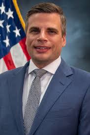 Alexander Schutz's Instagram, Twitter & Facebook