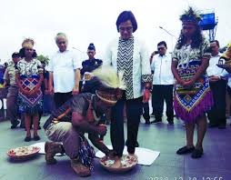 740 likes · 3 talking about this. Kunjungi Perbatasan Ri Png Menkeu Sri Mulyani Diberi Gelar Wiwin Kaurah Papua Today