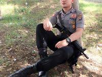 gojekan ini dia polisi ganteng yang jadi selebgram indones polisi pria pacar pria