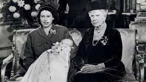 Queen elizabeth ii is the reigning monarch and the 'supreme governor of the church of england'. Von Queen Elizabeth Bis Prinz Louis Die Schonsten Baby Fotos Der Briten Royals