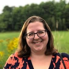 Lois Dyer's Instagram, Twitter & Facebook