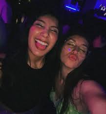 We took a couple mirror pics and suddenly the night felt like a movie 💚🍸  I don't think my knees have ever hurt so much from dancing 🥵  #bathroomselfies #nightout #dancing #desert5spot #