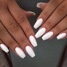 Uñas acrílicas de un solo color. 42 Mejores Disenos De Unas En Tendencia 2019 Decoracion Manicura De Unas Mejores Disenos De Unas Unas Acrilicas Blancas
