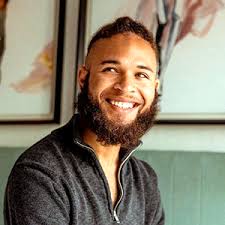 Austin Holden's Instagram, Twitter & Facebook