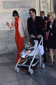 Jan michelini, noto regista italiano, nasce a roma nel 1979 e si laurea in scienze della comunicazione di massa e cinema. Giusy Buscemi Matrimonio Da Favola Con Il Regista Di Don Matteo Jan Michelini Guarda Le Foto Gossip