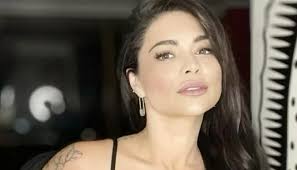 46, born 31 july 1974. Me Tapaba Para No Asustar Antonella Rios Explico Su Extrana Experiencia Tras Cirugia Facial Sabes