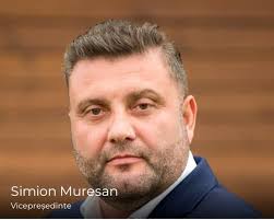 Unul dintre cei mai bogați români a divorțat în secret, iar CANCAN.RO are  detalii uluitoare din timpul mariajului: el a controlat-o cu banii, ea l-a  găsit cu amantele