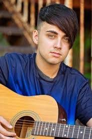 Noelle Fowler's Instagram, Twitter & Facebook