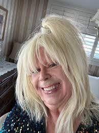 Beatrice Hooks's Instagram, Twitter & Facebook