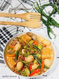 Sos genellikle çeşni ve tatlandırıcı olarak kullanılır. Gulai Tauco Bumbu Iris Monic S Simply Kitchen