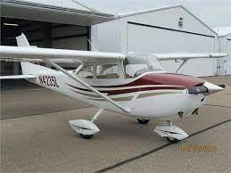 Ive Flown This I Have Flown Nearly All Models Of This One Also From The 172 Through The 172p Cessna 172 Skyhawk Pilots Aviation Cessna 172