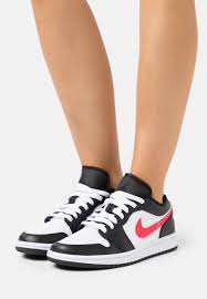 The air jordan 1 low is set to release in a new. Jordan Air 1 Sneaker Low Black Siren Red White Schwarz Zalando De