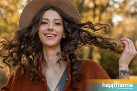 Per individuarne esattamente le cause è bene sottoporsi ad un controllo di chioma e cuoio capelluto. Caduta Dei Capelli In Autunno Integratori E Rimedi Utili Happyfarma It