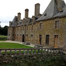 Cat Breizh On Instagram Chateau Du Rocher Portail Superbe Instagram Portail Rochers