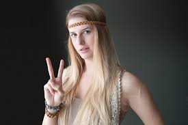 Depending on personal preference, you can let them remain flat or subtly push them. 1960 Hippie Hairstyles