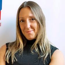 Queridos todos, Llega el momento de saludar a Cono Sur y decirles hasta  pronto!! Fueron 15 años de vida y carrera vividos con gran intensidad. Me  llevo mil recuerdos, amigos y una