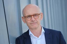 I Middelfart Sparekasse i Hedensted, har vi fået fornøjelsen af vores nye  erhvervsrådgiver, Ole, som er en særdeles erfaren rådgiver med en stærk  lokal tilknytning.