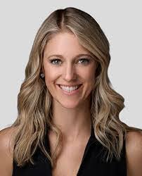 Lindsay Beal's Instagram, Twitter & Facebook