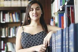 Izkia siches pensa apenas em um plano para tirar o chile do drama do coronavírus e, como presidente do colégio médico, desafia o poder político ao demonstrar uma convicção científica que a. Cadem Approval Of Pinera Falls And Izkia Siches Fall Between The Public Characters Best Rated Archyde