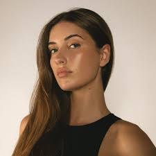 Sophie Ackerman's Instagram, Twitter & Facebook