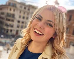 Anna Bonetti influencer ProVita diventa un fenomeno virale: «Per aver  risposto a Fedez mi hanno minacciato di morte»