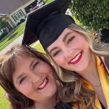 What are the tips for flying into MacArthur Airport in Long Island, New  York?