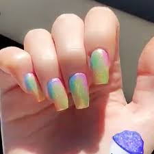 28 Celebrity Light Yellow Nail Polish Photos Steal Her Style