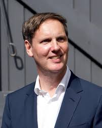 INTERVIEW: SANDY FRASER