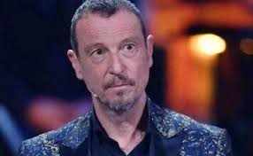 I soliti ignoti, Amadeus scioccato dal concorrente ('La Signora Coriandoli'  Maurizio Ferrini) arrivato al parente misterioso con zero euro