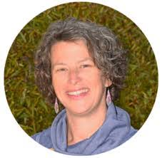 Julie Telfer's Instagram, Twitter & Facebook