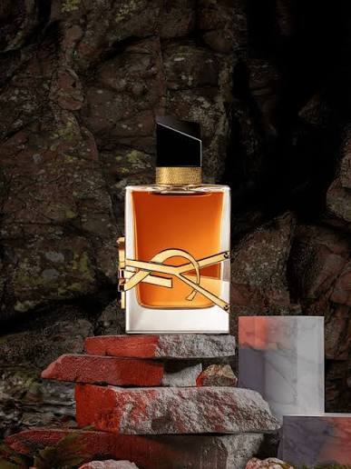 perfume Yves Saint Laurent mujer Libre Intense 