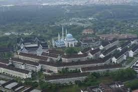 In order to become an international student at utm, applicants must fulfill some. Universiti Teknologi Malaysia Ranking Courses Fees Entry Criteria Admissions Scholarships Shiksha