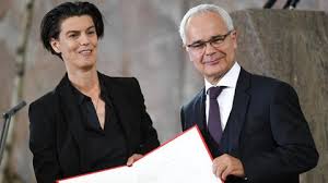 Her performances around the world have helped to promote the unusual musical instrument. Lotte Leicht On Twitter Warm Congrats To Carolin Emcke Awarded The Prestigious Friedespreis In Frankfurt Today Https T Co V7hyeou8cf Https T Co 4uvb99jwfi