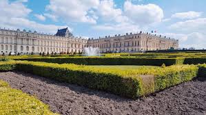 Odată epicentrul regalității franceze, imobilul elegant a suferit multiple transformări de înainte de a deveni locul maiestuos cu porți de aur și grădini impresionante, versailles a fost mai întâi un teren de vânătoare. Impresii Din GrÄdinile Palatului Versailles Calatorii De Weekend