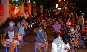 Khu vực gần nơi sinh hoạt của hội thánh truyền giáo phục hưng bị cơ quan chức năng phong toả, khuya 26/5. Dbb5zzsufmgeem