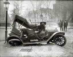 1917 Car Wreck At Massachusetts Avenue Car Crash Antique Cars Old Vintage Cars